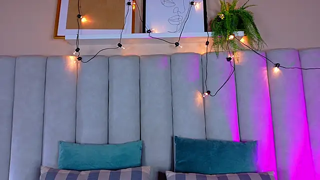 Snapshot of EngelStone chatting on 10-28-25, 07:38 EngelStone online show from 10-28-25, 07:38