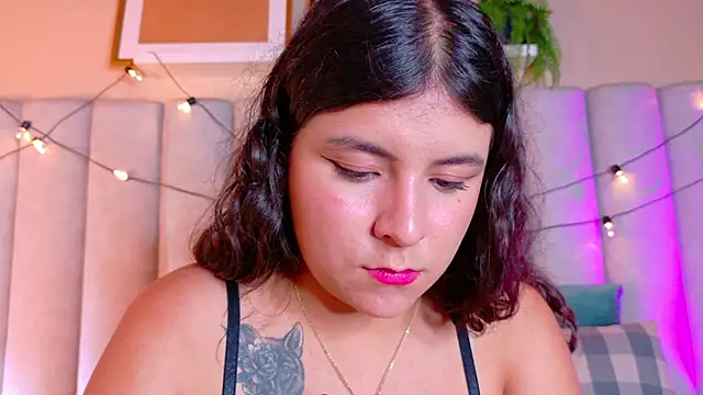 Snapshot of EngelStone chatting on 11-22-25, 07:46 EngelStone online show from 11-22-25, 07:46