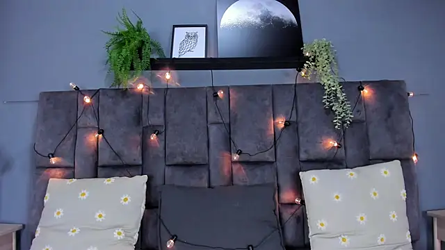 Snapshot of EngelStone chatting on 12-02-25, 07:42 EngelStone online show from 12-02-25, 07:42