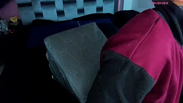 Snapshot of Piggy_Eddy chatting on 01-18-25, 02:02 Piggy Eddy online show from 01-18-25, 02:02