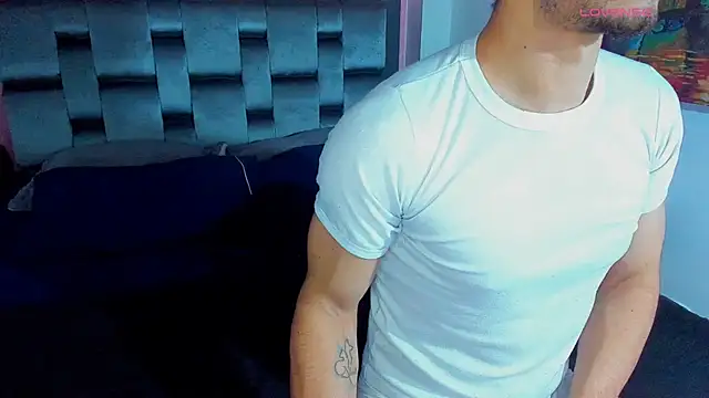 Snapshot of Piggy_Eddy chatting on 01-24-25, 12:52 Piggy Eddy online show from 01-24-25, 12:52