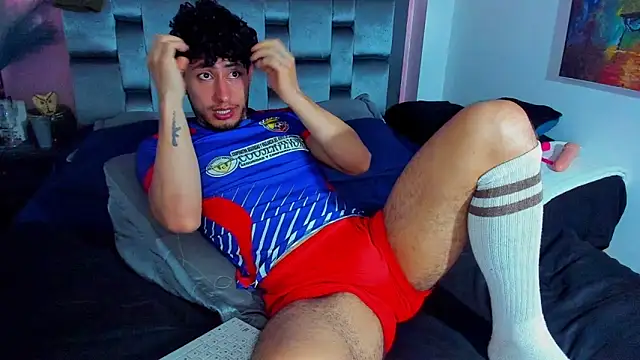 Snapshot of Piggy_Eddy chatting on 02-03-25, 01:08 Piggy Eddy online show from 02-03-25, 01:08