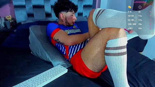 Snapshot of Piggy_Eddy chatting on 02-04-25, 12:29 Piggy Eddy online show from 02-04-25, 12:29