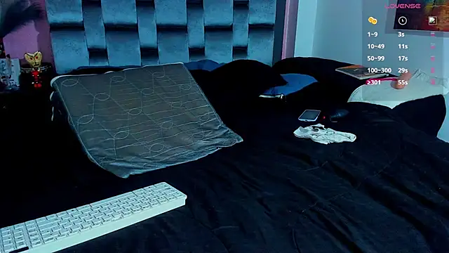 Snapshot of Piggy_Eddy chatting on 02-12-25, 04:00 Piggy Eddy online show from 02-12-25, 04:00