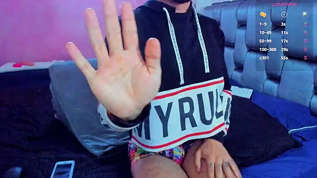 Snapshot of Piggy_Eddy chatting on 02-19-25, 12:55 Piggy Eddy online show from 02-19-25, 12:55