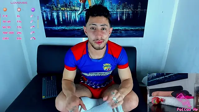 Snapshot of Piggy_Eddy chatting on 09-08-25, 09:03 Piggy Eddy online show from 09-08-25, 09:03