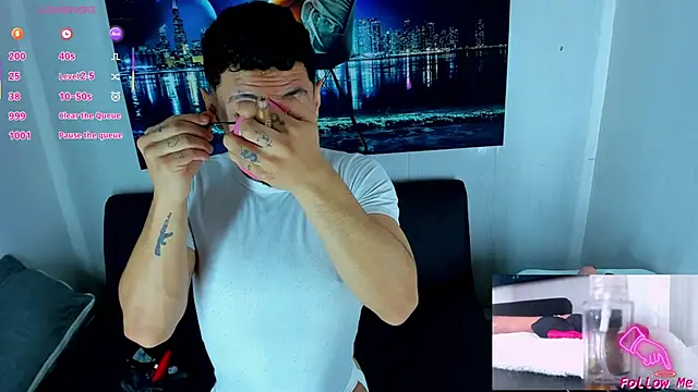 Snapshot of Piggy_Eddy chatting on 09-11-25, 12:38 Piggy Eddy online show from 09-11-25, 12:38