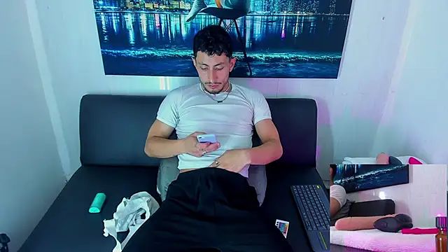 Snapshot of Piggy_Eddy chatting on 09-19-25, 08:53 Piggy Eddy online show from 09-19-25, 08:53