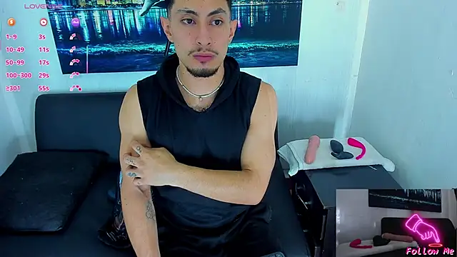 Snapshot of Piggy_Eddy chatting on 10-11-25, 11:25 Piggy Eddy online show from 10-11-25, 11:25