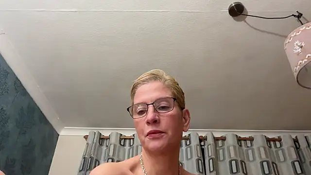 JennyHazel1 online show from 03-10-26, 09:42