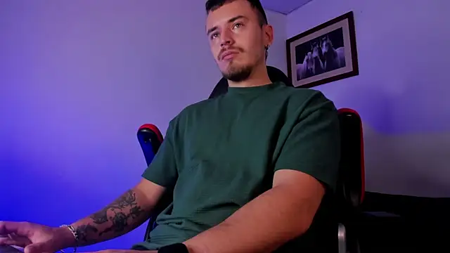 Snapshot of james_connor2 chatting on 12-29-24, 02:10 james connor2 online show from 12-29-24, 02:10