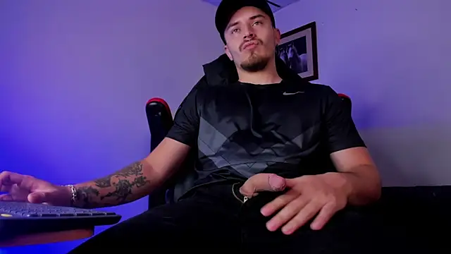 Snapshot of james_connor2 chatting on 12-30-24, 06:49 james connor2 online show from 12-30-24, 06:49