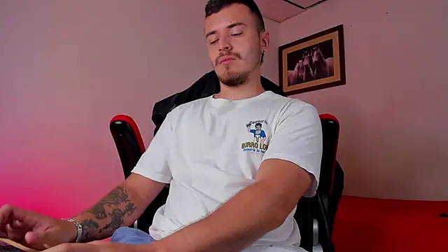 Snapshot of james_connor2 chatting on 02-07-25, 07:06 james connor2 online show from 02-07-25, 07:06