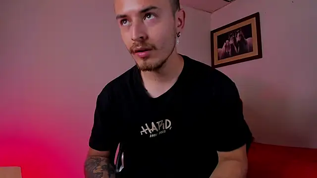 Snapshot of james_connor2 chatting on 02-08-25, 08:42 james connor2 online show from 02-08-25, 08:42