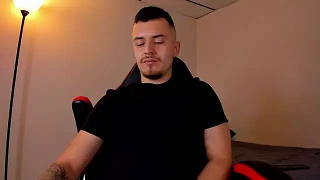 Snapshot of james_connor2 chatting on 03-11-25, 06:30 james connor2 online show from 03-11-25, 06:30