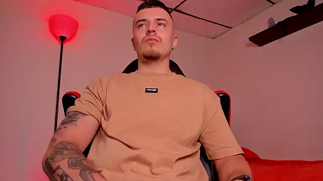 Snapshot of james_connor2 chatting on 10-22-25, 07:46 james connor2 online show from 10-22-25, 07:46