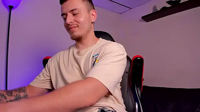 Snapshot of james_connor2 chatting on 11-03-25, 07:15 james connor2 online show from 11-03-25, 07:15