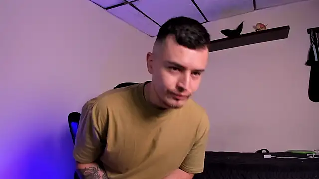 Snapshot of james_connor2 chatting on 12-17-25, 07:31 james connor2 online show from 12-17-25, 07:31