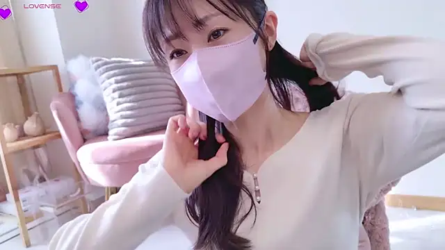 Snapshot of meg_0901 chatting on 03-08-25, 12:00 meg 0901 online show from 03-08-25, 12:00