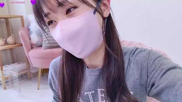 Snapshot of meg_0901 chatting on 03-08-25, 05:07 meg 0901 online show from 03-08-25, 05:07