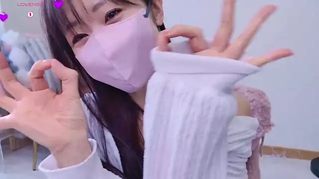 Snapshot of meg_0901 chatting on 03-21-25, 04:28 meg 0901 online show from 03-21-25, 04:28