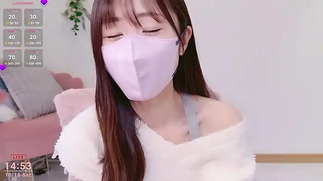 Snapshot of meg_0901 chatting on 10-18-25, 05:54 meg 0901 online show from 10-18-25, 05:54