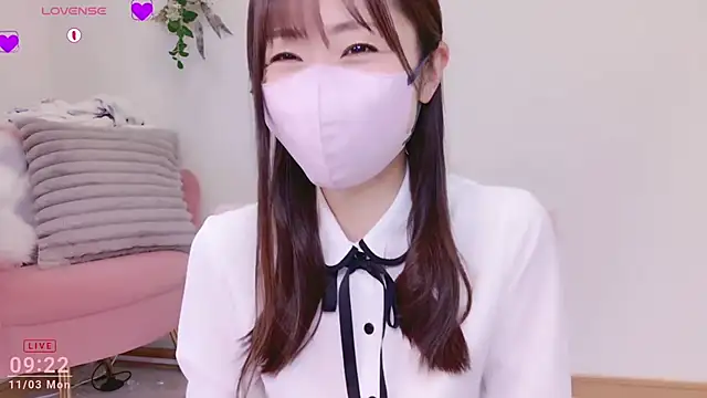 Snapshot of meg_0901 chatting on 11-03-25, 12:24 meg 0901 online show from 11-03-25, 12:24