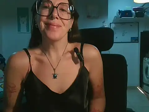 Snapshot of Calentandote chatting on 06-15-26, 09:22 Calentandote online show from 06-15-26, 09:22