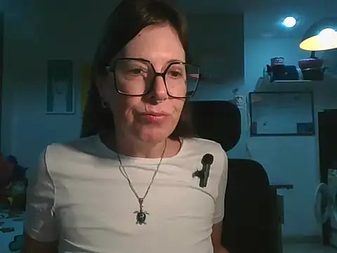 Snapshot of Calentandote chatting on 06-16-26, 10:40 Calentandote online show from 06-16-26, 10:40
