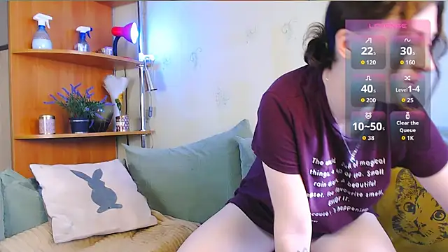 Caroline1995 online show from 10-28-25, 08:18