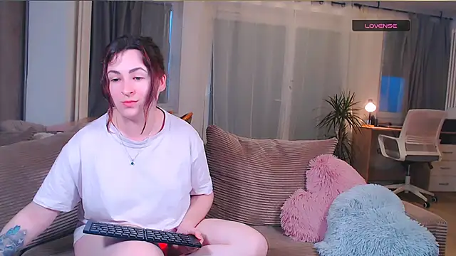 Caroline1995 online show from 03-19-26, 05:28