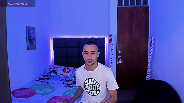 Snapshot of steven_hott8 chatting on 12-15-24, 03:13 steven hott8 online show from 12-15-24, 03:13