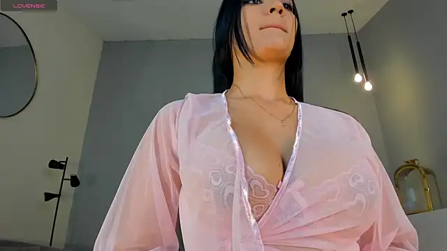 Snapshot of NatyFerrer_ chatting on 02-20-25, 10:37 NatyFerrer online show from 02-20-25, 10:37