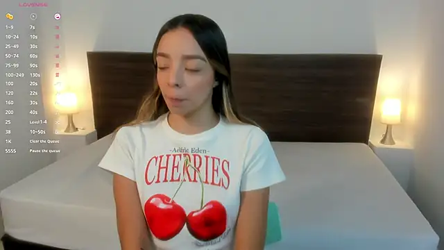 Snapshot of AliceRoss0 chatting on 03-17-25, 08:19 AliceRoss0 online show from 03-17-25, 08:19