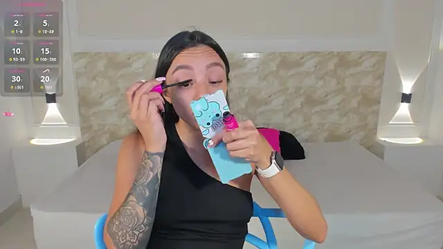 Snapshot of AliceRoss0 chatting on 10-02-25, 09:00 AliceRoss0 online show from 10-02-25, 09:00