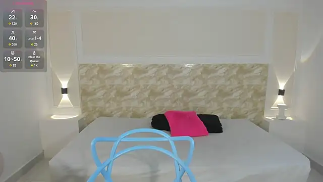 Snapshot of AliceRoss0 chatting on 10-31-25, 08:21 AliceRoss0 online show from 10-31-25, 08:21