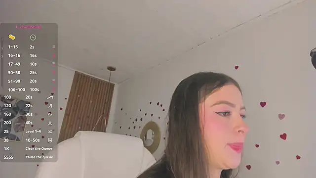 TiffanyWright online show from 04-19-26, 01:32