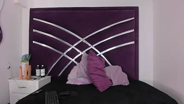 Snapshot of MaiteHT chatting on 11-09-25, 09:02 MaiteHT online show from 11-09-25, 09:02