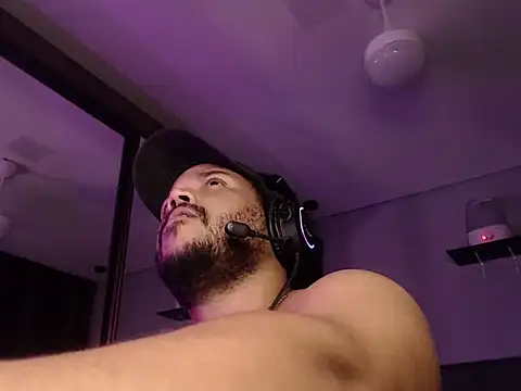 Snapshot of Ale_Mineiro chatting on 03-12-26, 07:36 Ale Mineiro online show from 03-12-26, 07:36