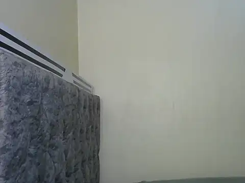 Snapshot of Little_miss_charming chatting on 12-27-24, 06:20 Little miss charming online show from 12-27-24, 06:20