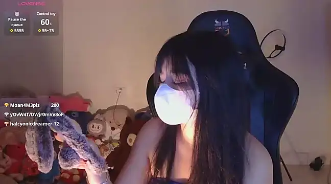 Snapshot of TimmyZi chatting on 12-19-24, 05:50 TimmyZi online show from 12-19-24, 05:50