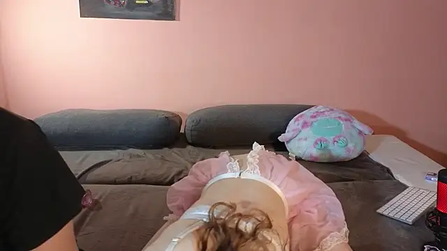 Snapshot of Katusha006 chatting on 03-05-25, 12:49 Katusha006 online show from 03-05-25, 12:49