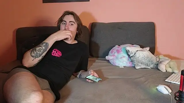 Snapshot of Katusha006 chatting on 10-14-25, 11:27 Katusha006 online show from 10-14-25, 11:27