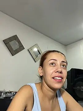 Snapshot of AnnbellaRosse chatting on 01-05-25, 06:56 AnnbellaRosse online show from 01-05-25, 06:56