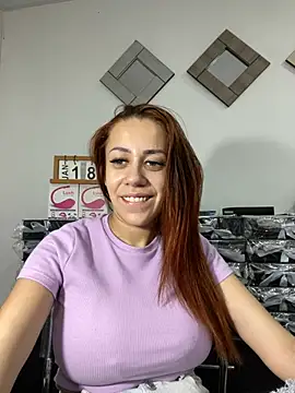 Snapshot of AnnbellaRosse chatting on 01-19-25, 12:38 AnnbellaRosse online show from 01-19-25, 12:38