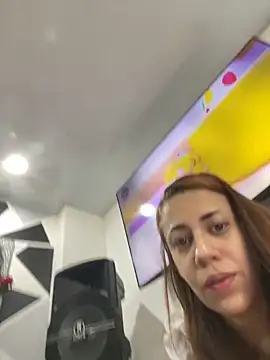 Snapshot of AnnbellaRosse chatting on 02-15-25, 06:01 AnnbellaRosse online show from 02-15-25, 06:01