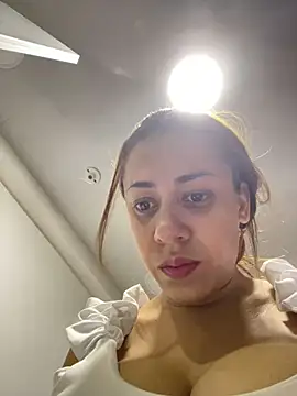 Snapshot of AnnbellaRosse chatting on 02-15-25, 10:52 AnnbellaRosse online show from 02-15-25, 10:52