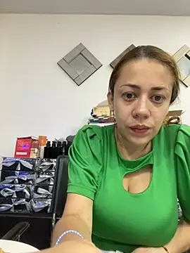 Snapshot of AnnbellaRosse chatting on 02-20-25, 03:41 AnnbellaRosse online show from 02-20-25, 03:41