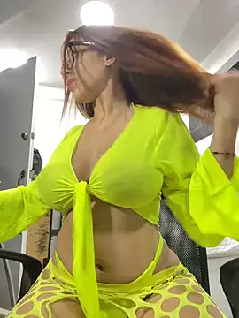 Snapshot of AnnbellaRosse chatting on 03-05-25, 12:11 AnnbellaRosse online show from 03-05-25, 12:11