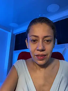 Snapshot of AnnbellaRosse chatting on 03-21-25, 03:46 AnnbellaRosse online show from 03-21-25, 03:46